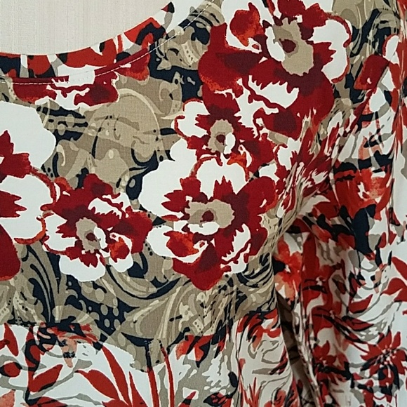 Christopher & Banks top Size XL - Picture 2 of 4